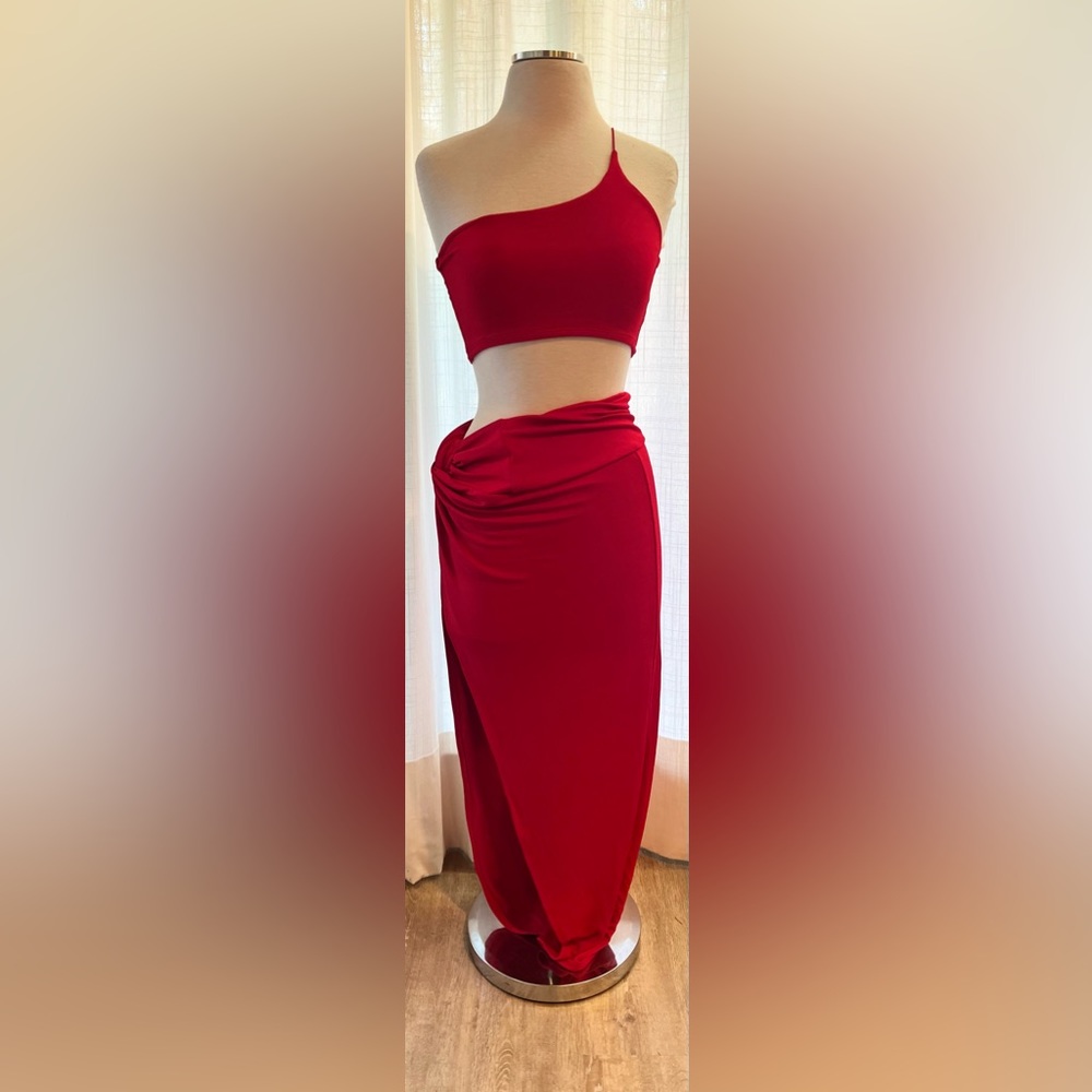 JLUXLABEL Red One-Shoulder Crop Top